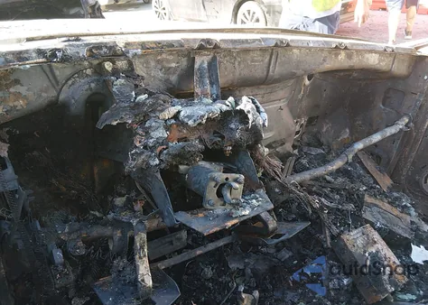 1996 GMC Yukon z USA, uszkodzony, nr VIN 1GKEK13R1TJ708602